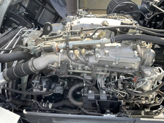 いすゞ：ギガ：ハイルーフ：ウィング：AT：木床：アルミホイール：リアエアサス