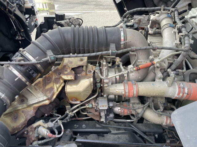 日野：17プロフィア：ハイルーフ：メッキ多数：アルミホイール：リア門口ステンレス