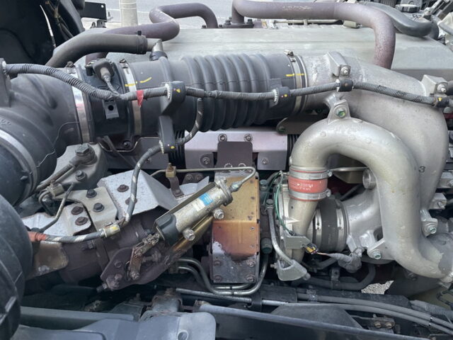 日野：17プロフィア：ハイルーフ：トレーラーヘッド：7速MT：450馬力：E13Cエンジン