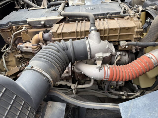 スーパーグレート：トレーラーヘッド：ハイキャブ：アルミホイール：エアサス