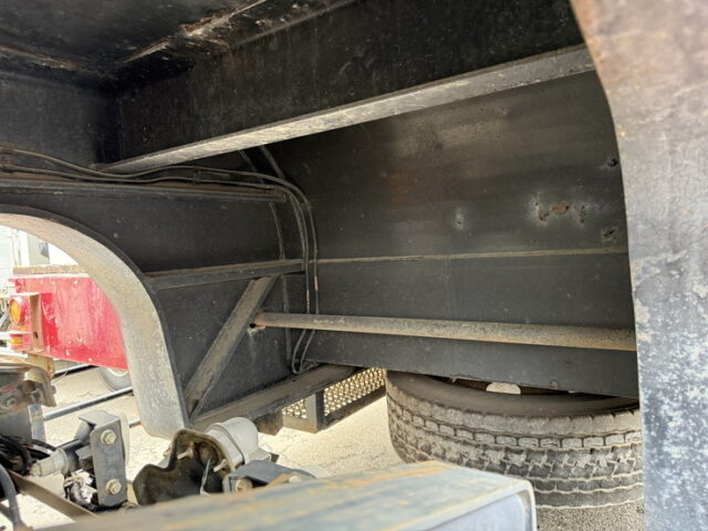 東急：重機運搬用トレーラー：幅2800㎜　荷台長4700㎜：歩みハンガー：8輪