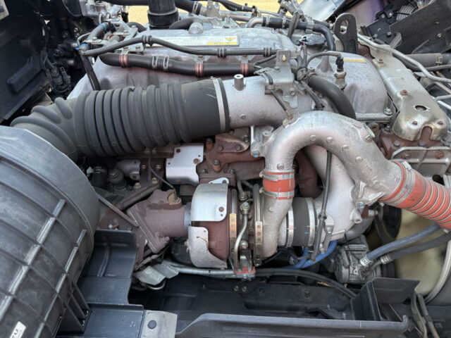 いすゞ：ギガ：ハイルーフ：ウィング：メッキ多数：ステンレス多数：エアローラー