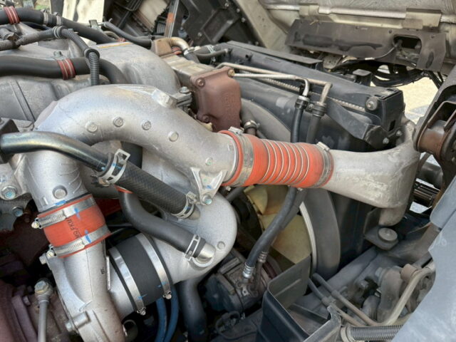 いすゞ：ギガ：冷凍ウィング：サブエンジン：ジョロ4キーストン：ステンレス多数