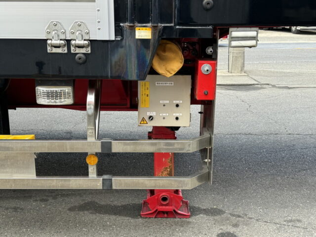 日本トレクス：トレーラー冷凍ウィング：段付き：2軸：前壁冷凍機：リフトアクスル