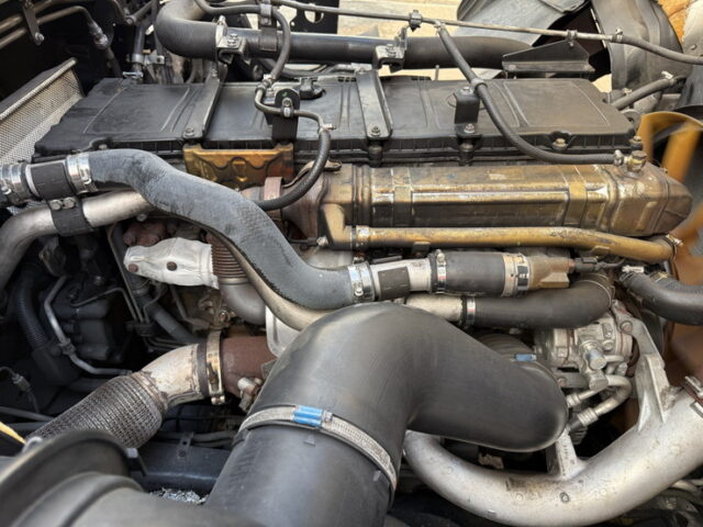 17スーパーグレート：ハイルーフ：トレーラーヘッド：ブタ鼻：第5輪荷重11.500㎏