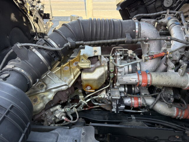 日野：17プロフィア：冷凍バン：メッキ多数：サブエンジン：ジョロ4キーストン