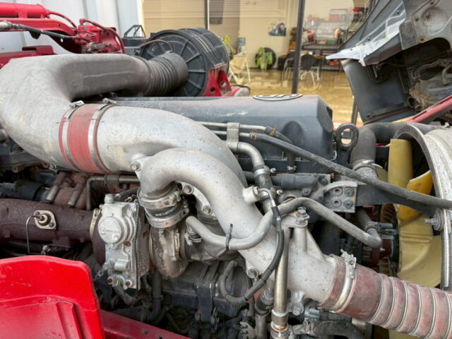 クオン:ハイルーフ:ウィング:メッキ多数:ステンレスバイザー:アルミホイール