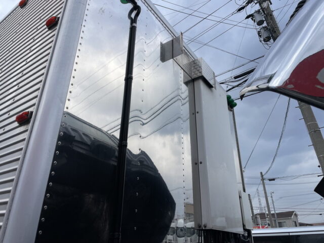 三菱ふそう　ファイター　冷凍バン　コルゲート　ジョロダー4列キーストン　エアサス