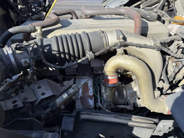 日野：プロフィア：ハイルーフ：トレーラーヘッド：エアロ付：エアサス：450馬力