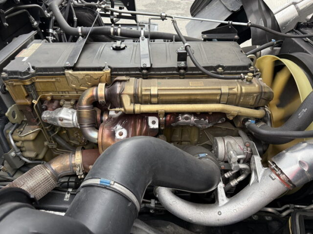 17スーパーグレート：ハイルーフ：ウィング：プレミアムライン：リア門口ステンレス