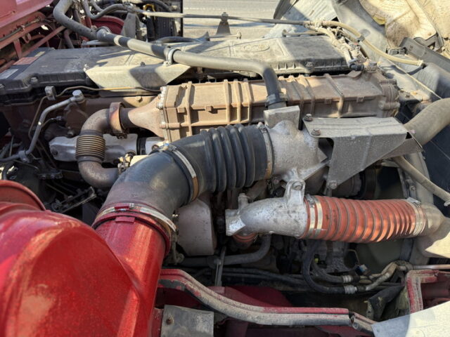 スーパーグレート：ハイルーフ：アームロール：40立米：架装多数：煙突マフラー(ダミー)