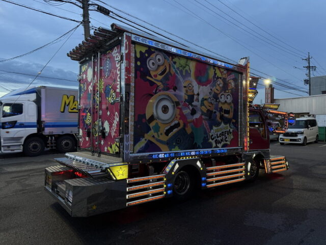 【現状販売】日産：アトラス：デコトラ：キャンピング仕様：マニ割り：Fバンパー昇降機