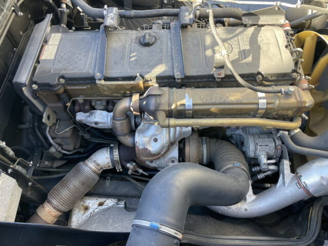 17スーパーグレート　ハイルーフ　トレーラーヘッド　第5輪荷重11.500㎏　アルミホイール