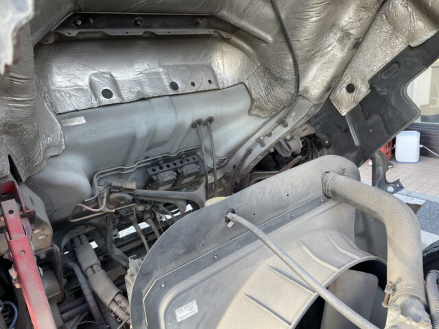 【委託販売車両】いすゞ：フォワード：205馬力：6MT：リア門口ステンレス：木床：ロケット：舟形バンパー：ステンレス多数　