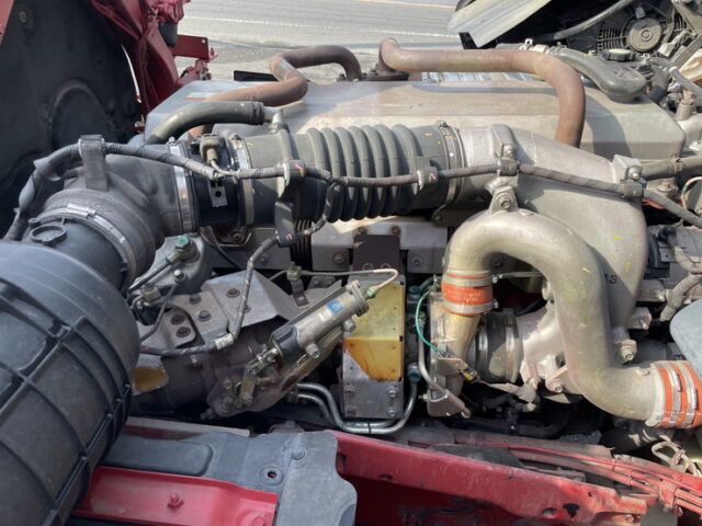 日野:17プロフィア:ハイルーフ:トレーラーヘッド:PTO付:ダンプレバー:メッキ多数