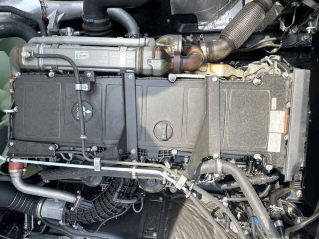 三菱ふそう：スーパーグレート：トレーラーヘッド：ハイルーフ：Ｄ尺：AT：未使用：第５輪11.5ｔ　