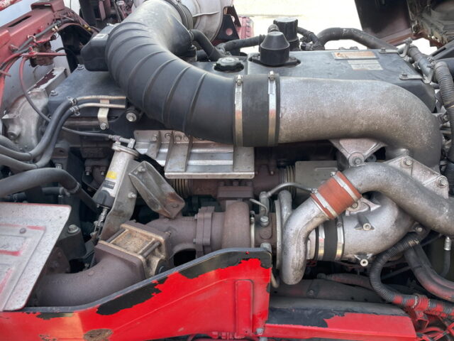 クオン：ハイルーフ：ウィング：跳上ゲート：総輪エアサス：エアロ付き：メッキ多数　