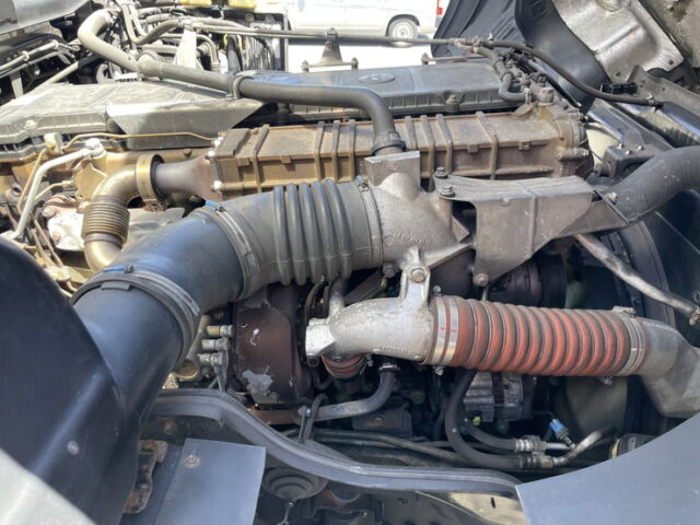 スーパーグレート：ハイルーフ：ウィング：造りボディ：ステンレス多数：420馬力