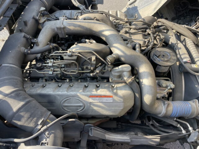 日野：テラヴィ：ハイルーフ：トレーラーヘッド：V8：ツインターボ：エアサス