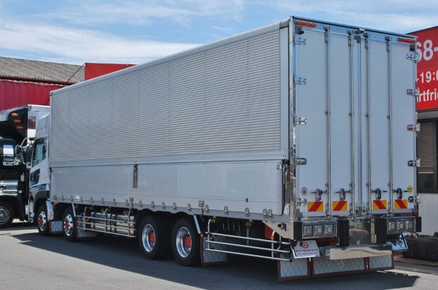 【407】クオン　低床　アルミウイング　ハイルーフ　リアエアサス