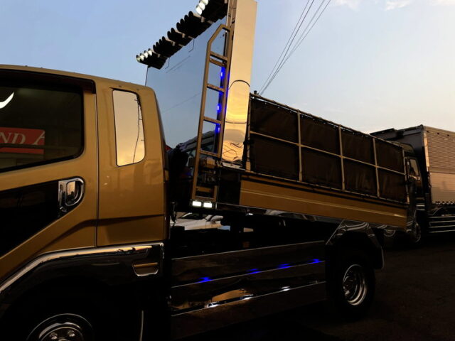 ふそう　ファイター　ダンプ　架装多数　メッキホイール　6発ターボ　240馬力