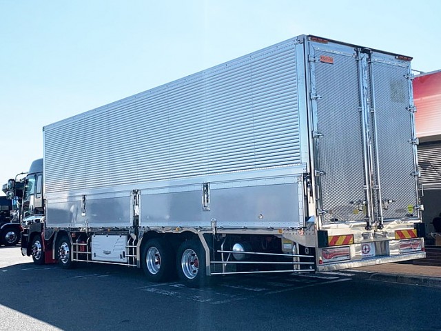 【582】いすゞ　ギガ　冷凍ウィング　総輪エアサス　サブエンジン　ジョロダー4列