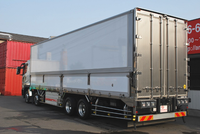 【208】三菱ふそう　スーパーグレート　低床　冷凍ウイング　リヤエアサス