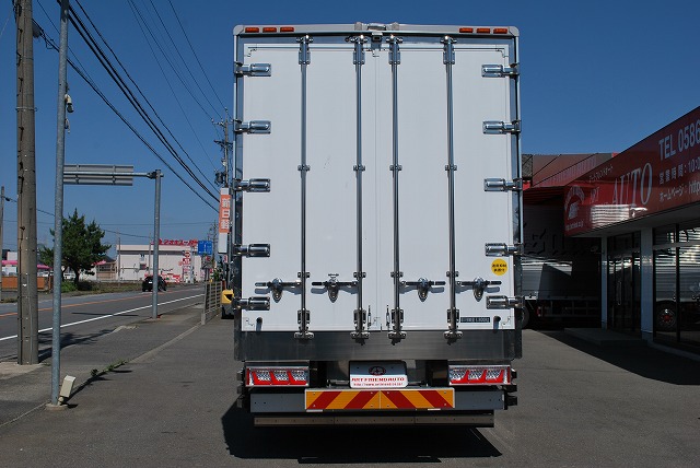 【231】三菱ふそうファイター　セミワイド　増トン　アルミウイング　リヤエアサス