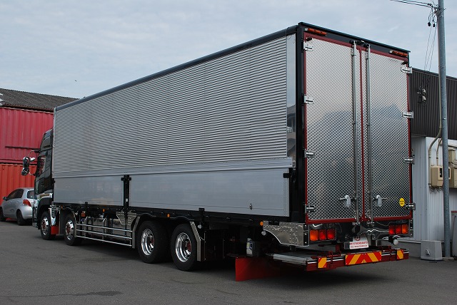 【248】ＵＤトラックスクオン　低床　アルミウイング　ハイルーフ　格納ゲート