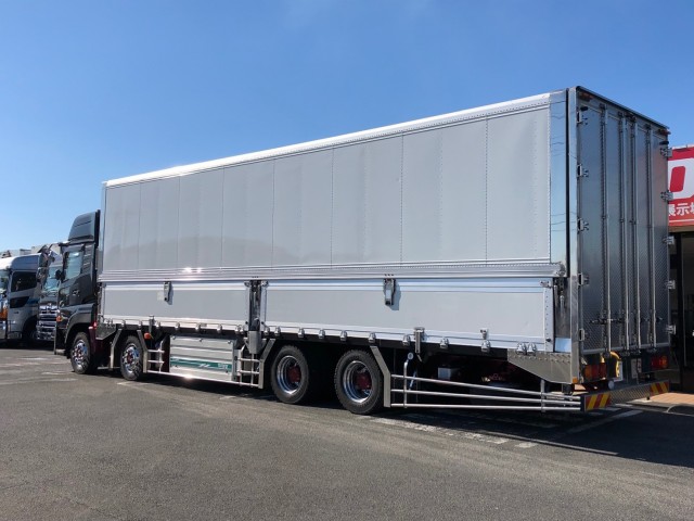 【332】ＵＤトラックスクオン　低床　冷凍ウイング　総輪エアサス　ハイルーフ