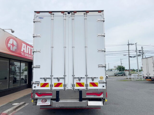 H30 UDクオン　アルミウィング　リア門口ステンレス　アルミホイール