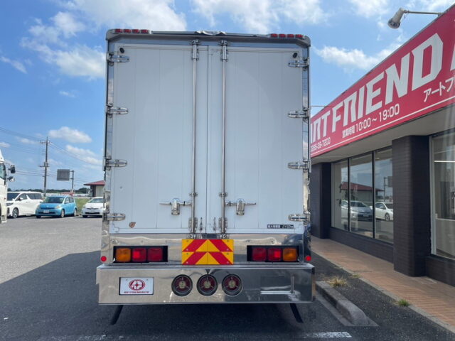 日野　レンジャープロ　冷凍ウィング　ステンレスサイドバンパー　メッキパーツ多数