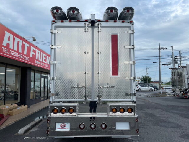 いすゞ　フォワード　庫内部屋仕様　ステンレスパーツ多数　ロケット