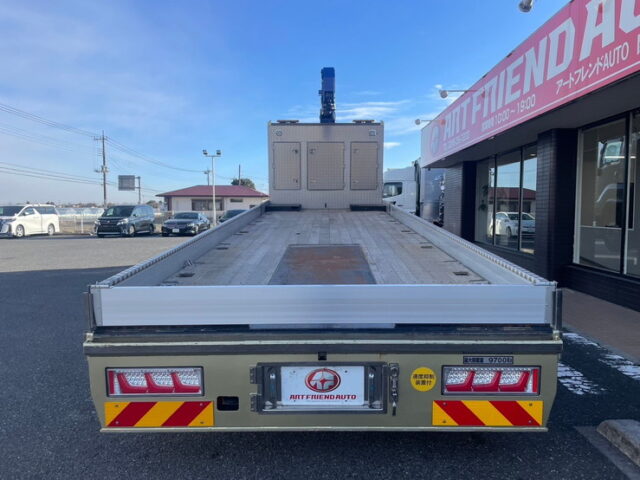 ギガ　平セルフ　4段クレーン　３軸　２デフ　ラジコン付　重機運搬仕様　歩み板付　ハイジャッキ