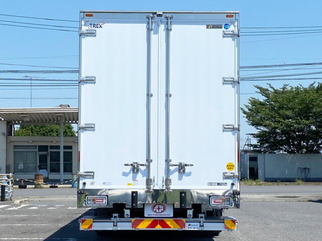 【875】R3　登録済未使用車　17プロフィア　ハイルーフ　ウィング　寒冷地仕様　格納ゲート付