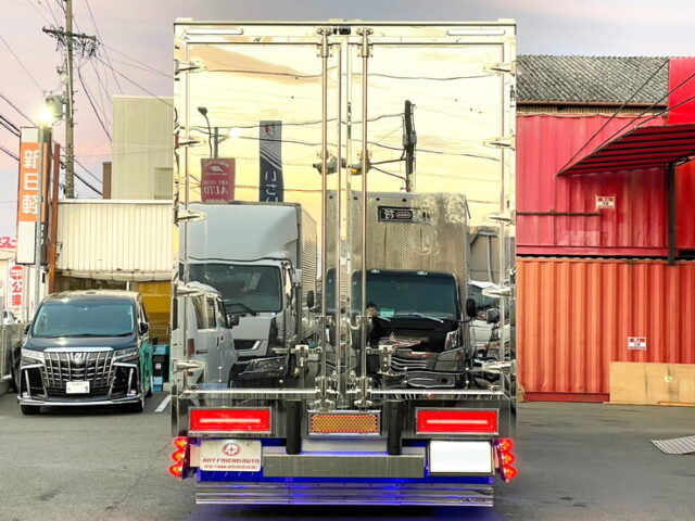 【1450】R1　17プロフィア　ハイルーフ　ウィング　メッキ多数　ステンレス多数【委託販売】