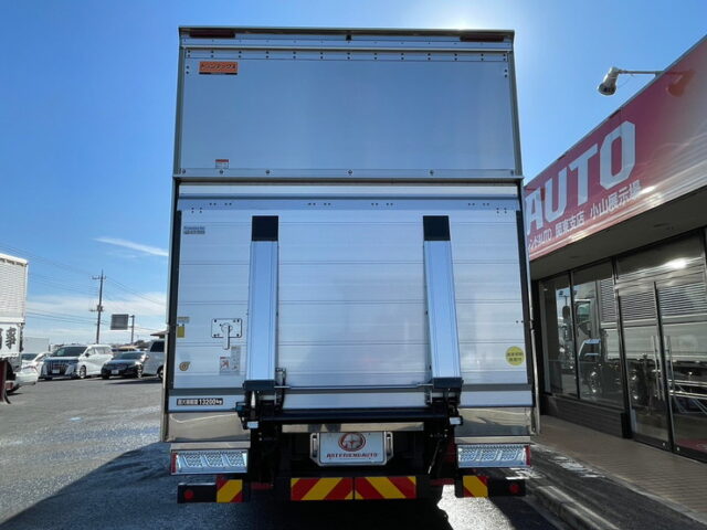 【1367】R3　ギガ　ハイルーフ　ウィング　新明和跳上ゲート　エアサス　低走行　リア門口ステンレス