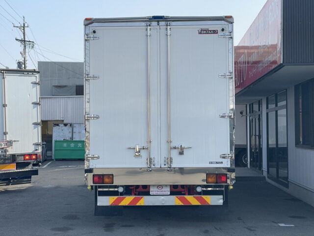 いすゞ：フォワード：ウィング：6200ワイド：エアサス：架装多数：木床：240馬力