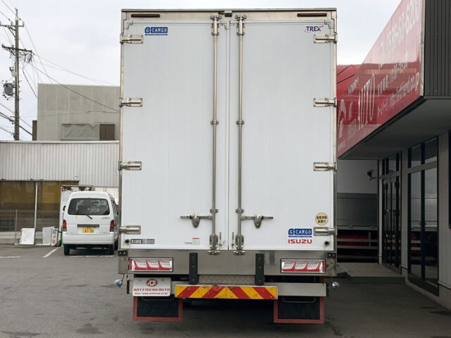 いすゞ　ギガ　ウィング　メッキ多数　ステンレス多数　アルミホイール