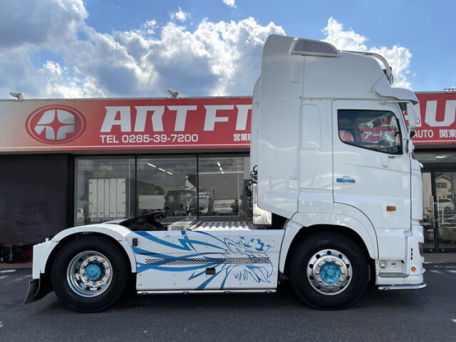 日野：プロフィア：トレーラーヘッド：ハイルーフ：ルーフバー：パイプバンパー：アルミホイール