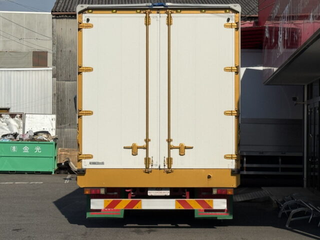 いすゞ：フォワード：6200ワイド：ウィング：木床：アルミホイール：240馬力：エアサス