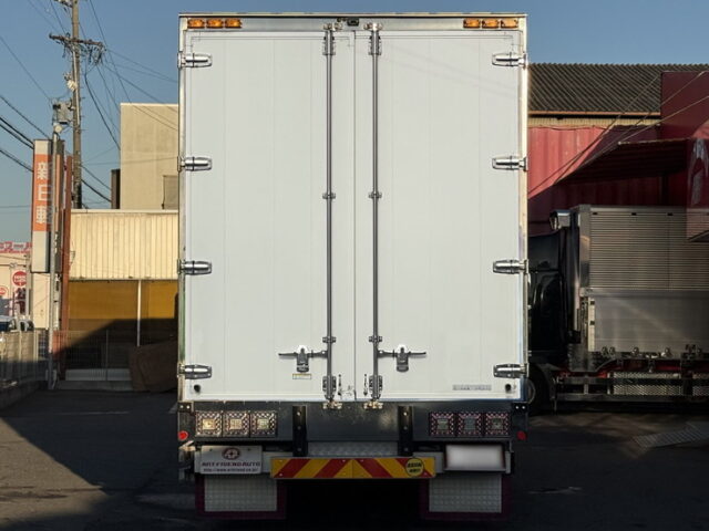 いすゞ：ギガ：ハイルーフ：ウィング：メッキ多数：ステンレス多数：エアローラー