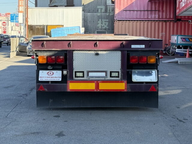 東邦：トレーラー：まな板：3軸：スタンション多数：内フック多数：最大積載量27.500㎏