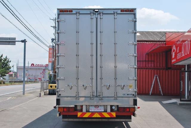 【312】ＵＤトラックスクオン　低床　アルミウイング　ハイルーフ　リヤエアサス