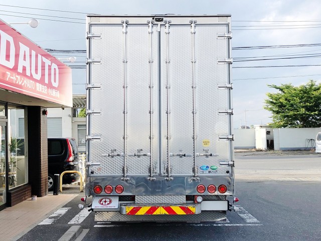 【243】ＵＤトラックスクオン　低床　アルミウイング　総輪エアサス　