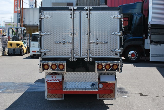 【224】いすゞ　エルフ　平ボデー　カスタム多数　造りボデー