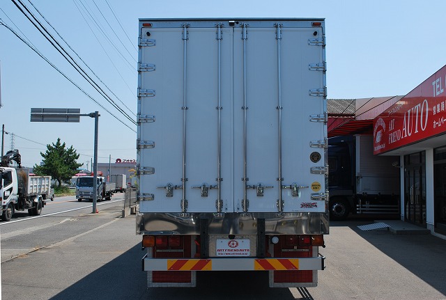 【253】ＵＤトラックスクオン　中低床　冷凍ウイング　ハイルーフ　リヤエアサス