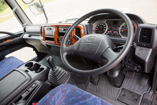 Ｈ２７　日野　レンジャープロ　アルミウィング　セミワイド　ハイルーフ　リーフサス　新車