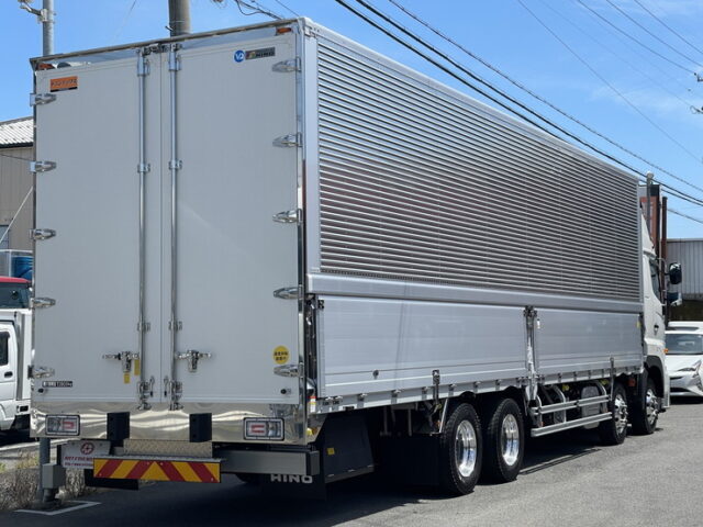 日野　17プロフィア　未使用　ハイルーフ　アルミホイール　リア門口ステンレス　7速MT