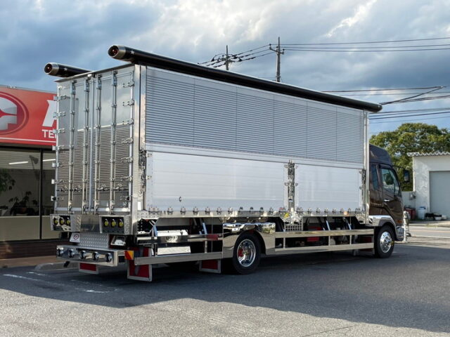 三菱ふそう　ファイター　ハイルーフ　冷凍ウィング　ヤマダボディ　ステンレスサイドバンパー　